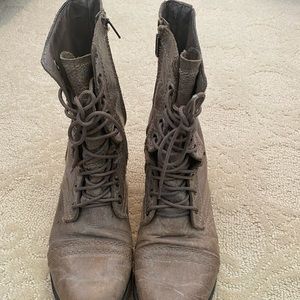 Combat boots
